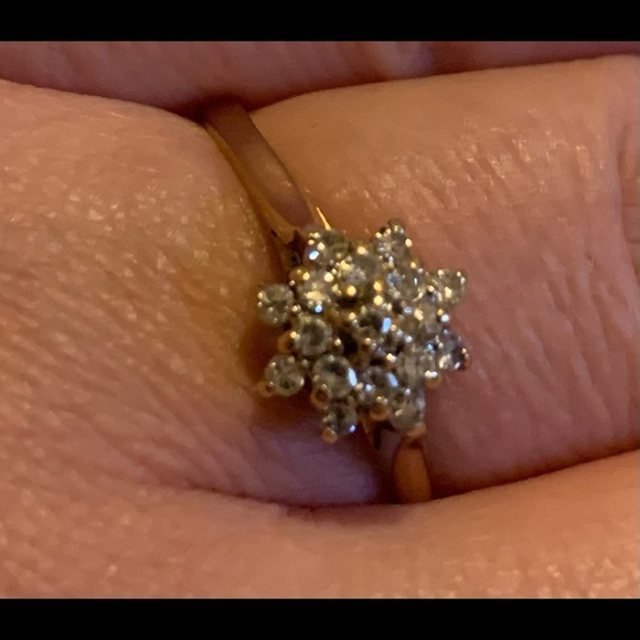 Vintage Dynasty Star Cluster 14K Diamond Ring - Picture 4 of 8